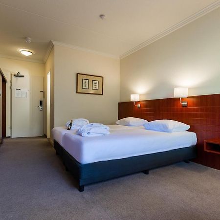 Postillion Hotel Арнем Екстериор снимка