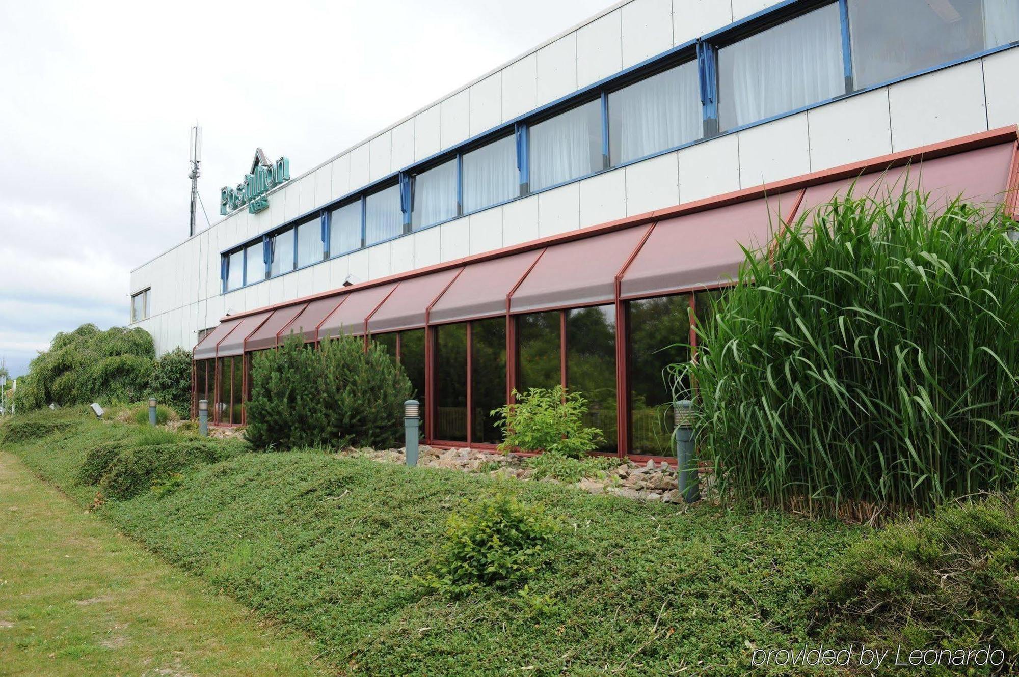 Postillion Hotel Арнем Екстериор снимка