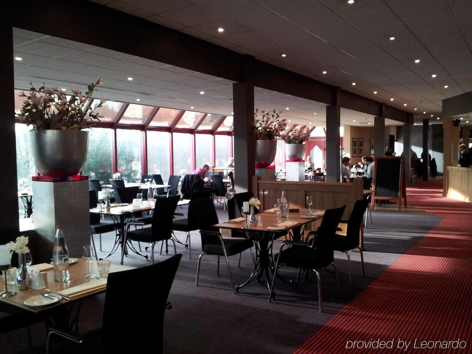 Postillion Hotel Арнем Екстериор снимка