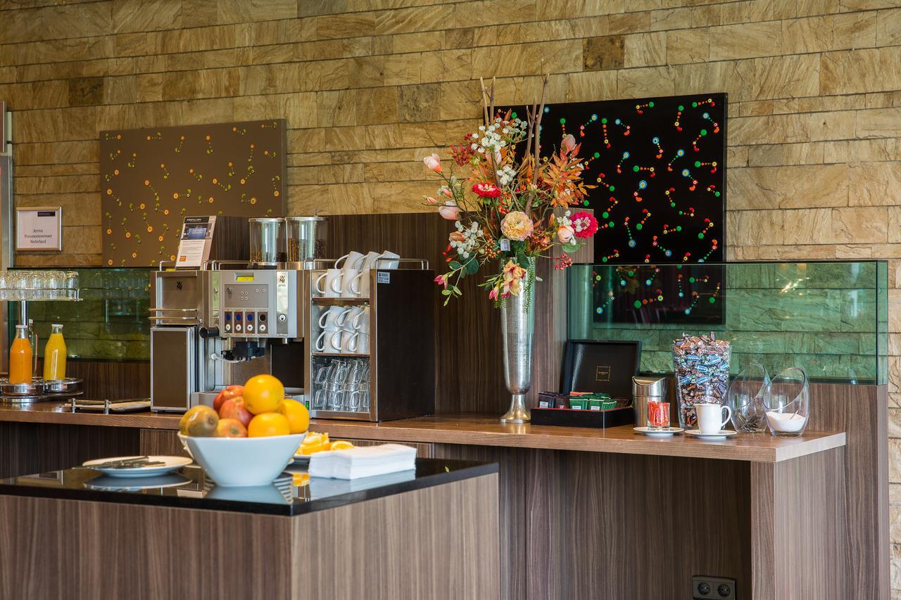 Postillion Hotel Арнем Екстериор снимка
