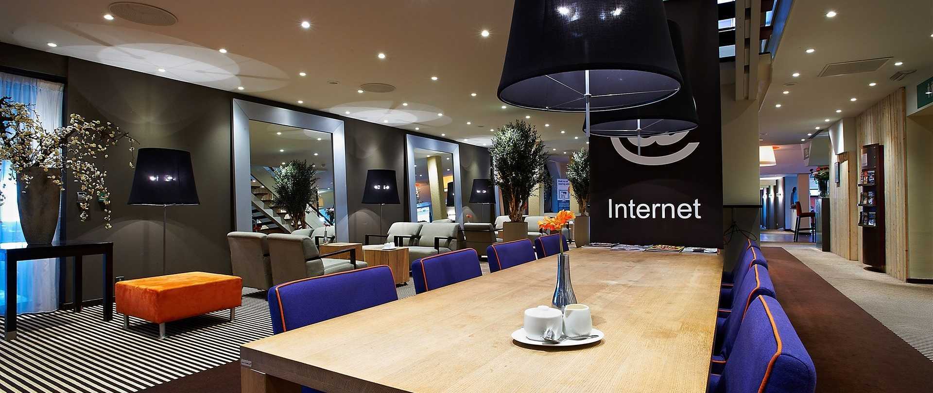 Postillion Hotel Арнем Екстериор снимка