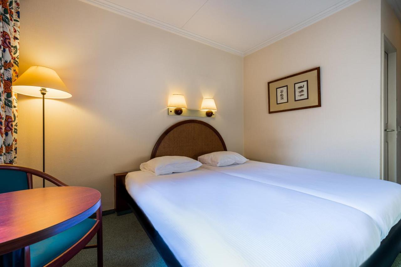 Postillion Hotel Арнем Екстериор снимка